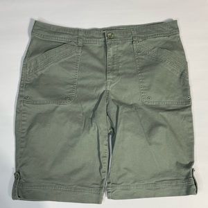 Gloria Vanderbilt Women’s Cargo Shorts Size 10
